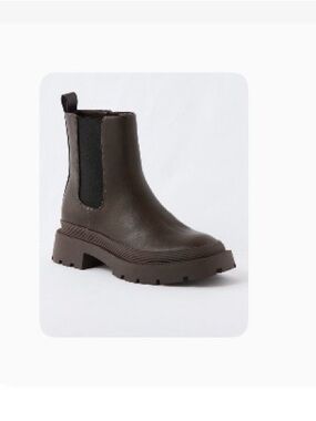 American Eagle Outfitters Chunky Chelsea Boot in Dark Brown